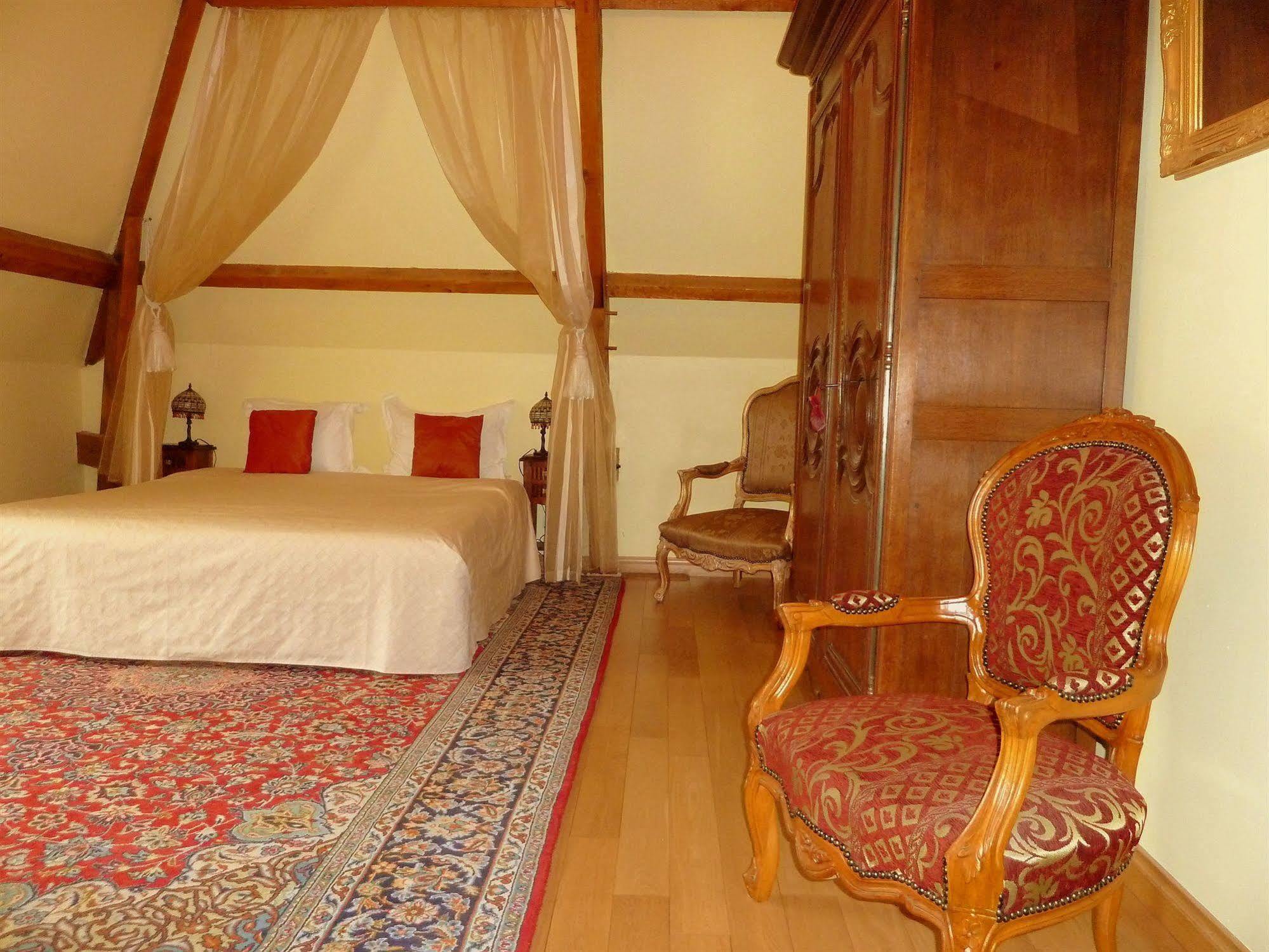 Bed and Breakfast Domaine De La Tour Saint-Pierre-Canivet Exterior foto