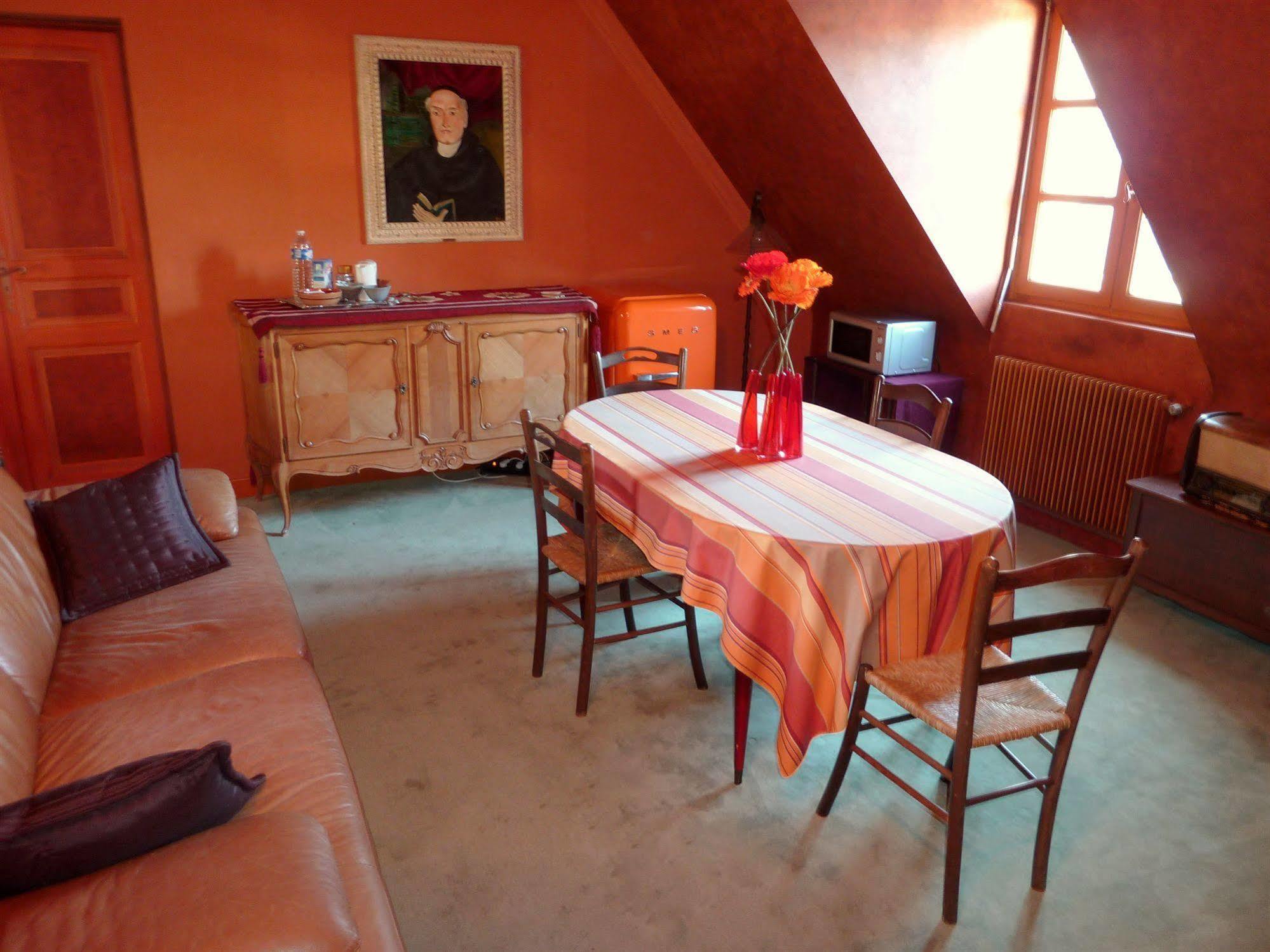 Bed and Breakfast Domaine De La Tour Saint-Pierre-Canivet Exterior foto